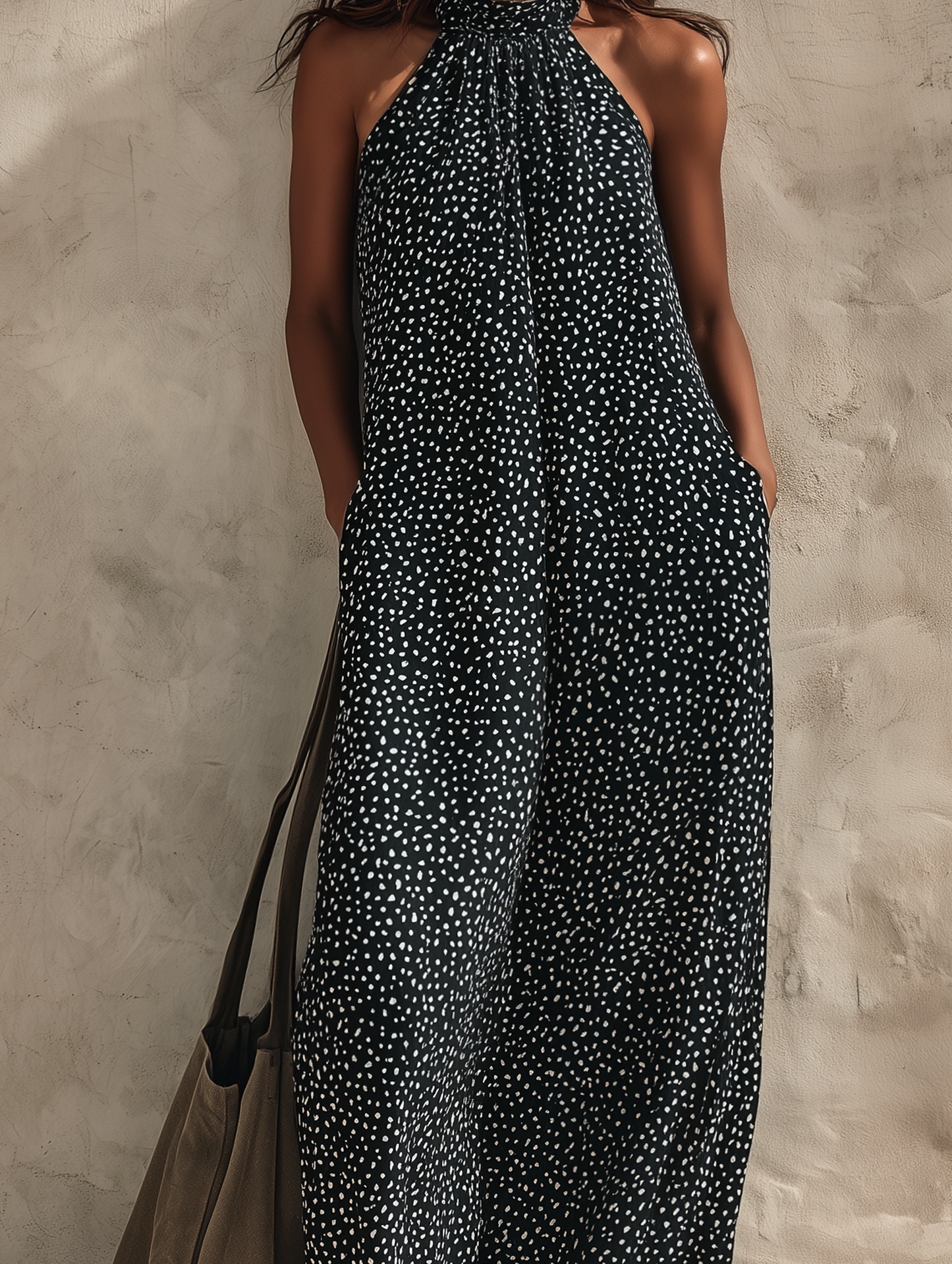 Women's Casual Black And White Sleeveless Maxi Dress With Round Neck And Thick Chiffon Fabric