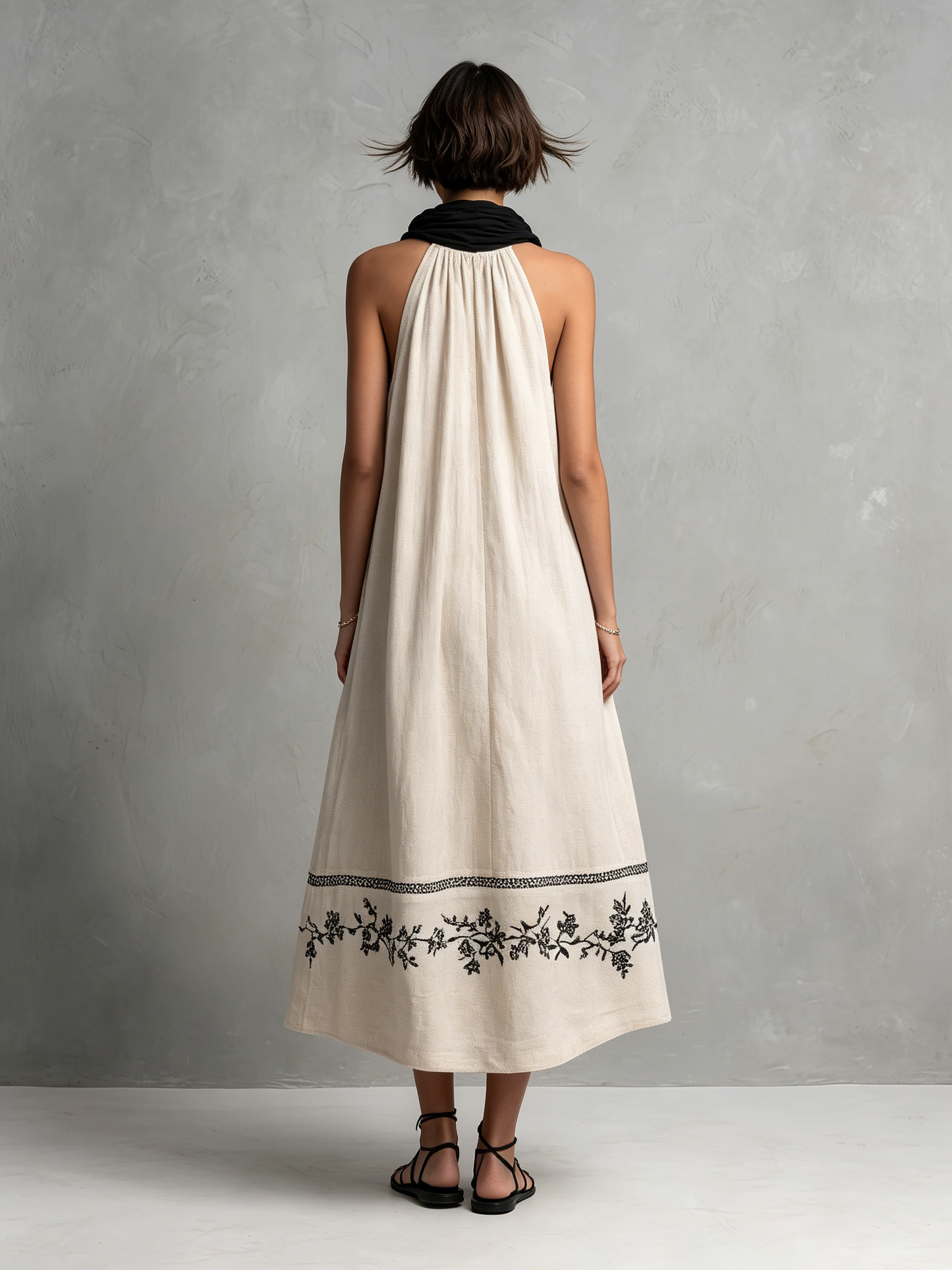 Women's Minimalist Color-Block Sleeveless Maxi Dress With Embroidered Hem