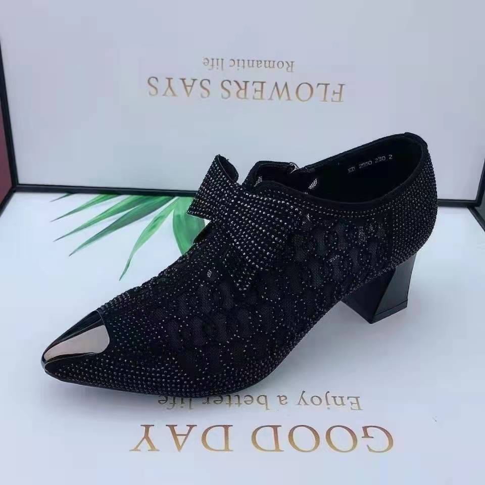 Zapatos de tacón grueso huecos con diamantes de imitación, informales de verano, y sandalias de mujer de talla grande de color liso con nueva hebilla de cinturón