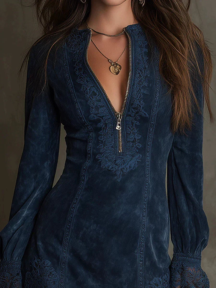 Minivestido azul con encaje
