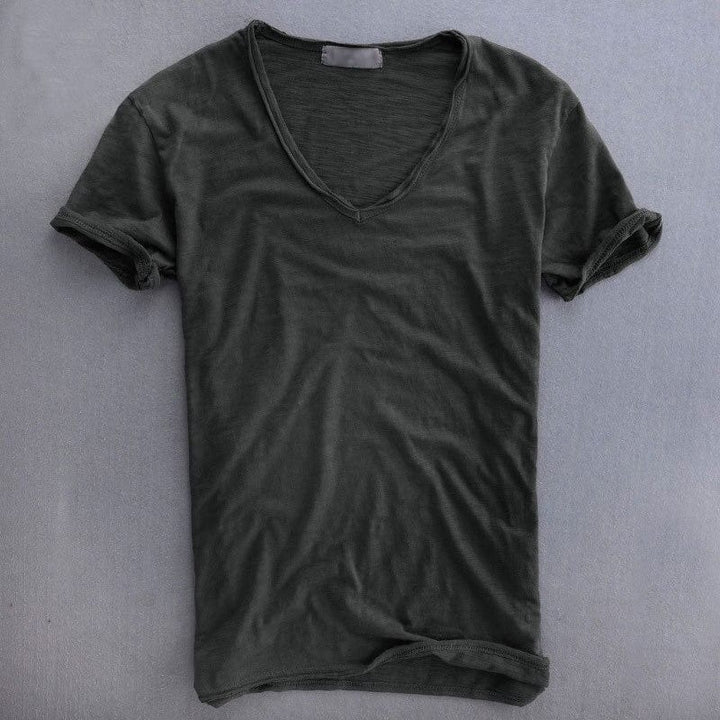 Camiseta esencial con cuello en V