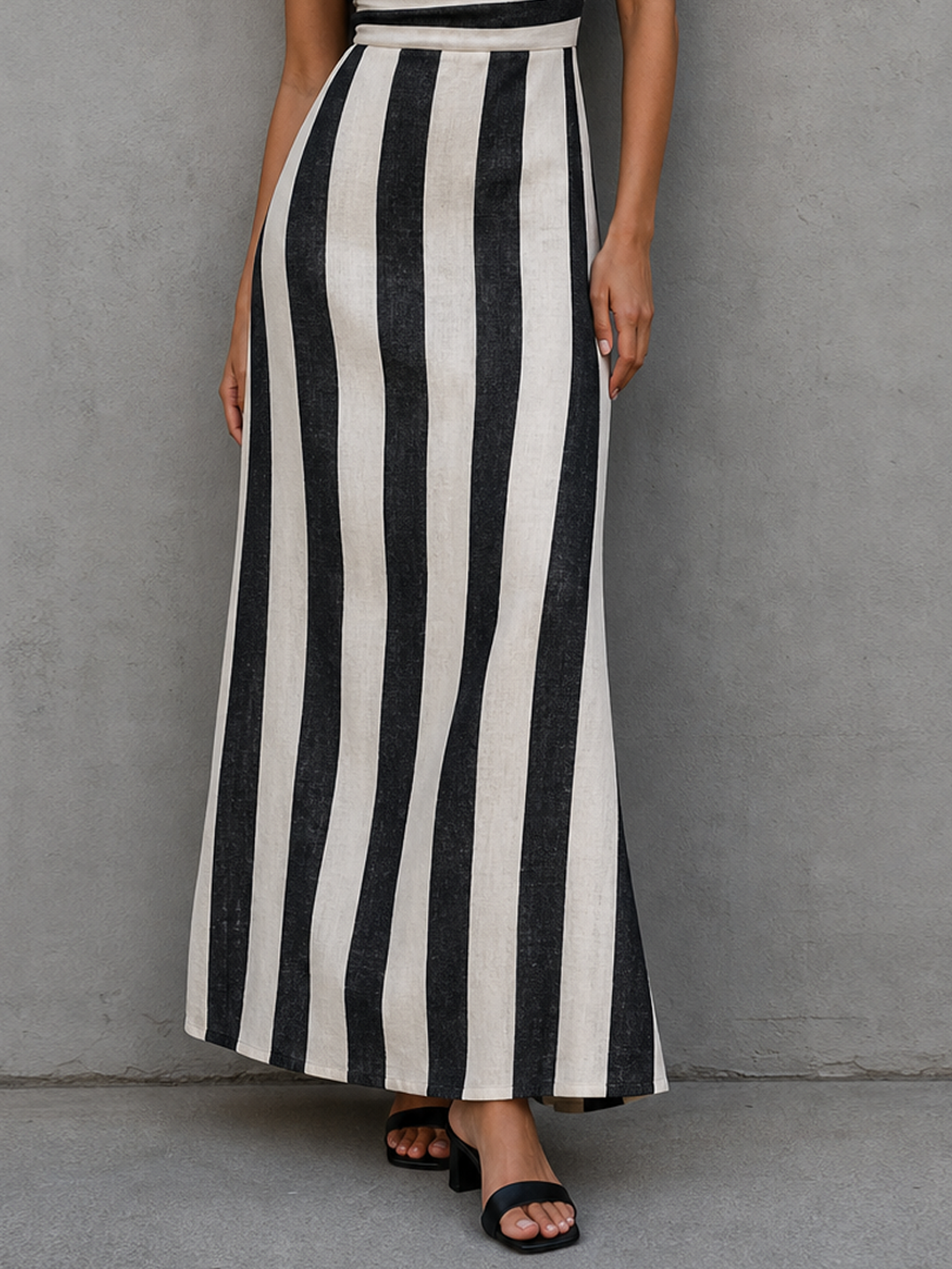 Women's Minimalist Striped Print Spaghetti Strap Cowl Neck Maxi Dress