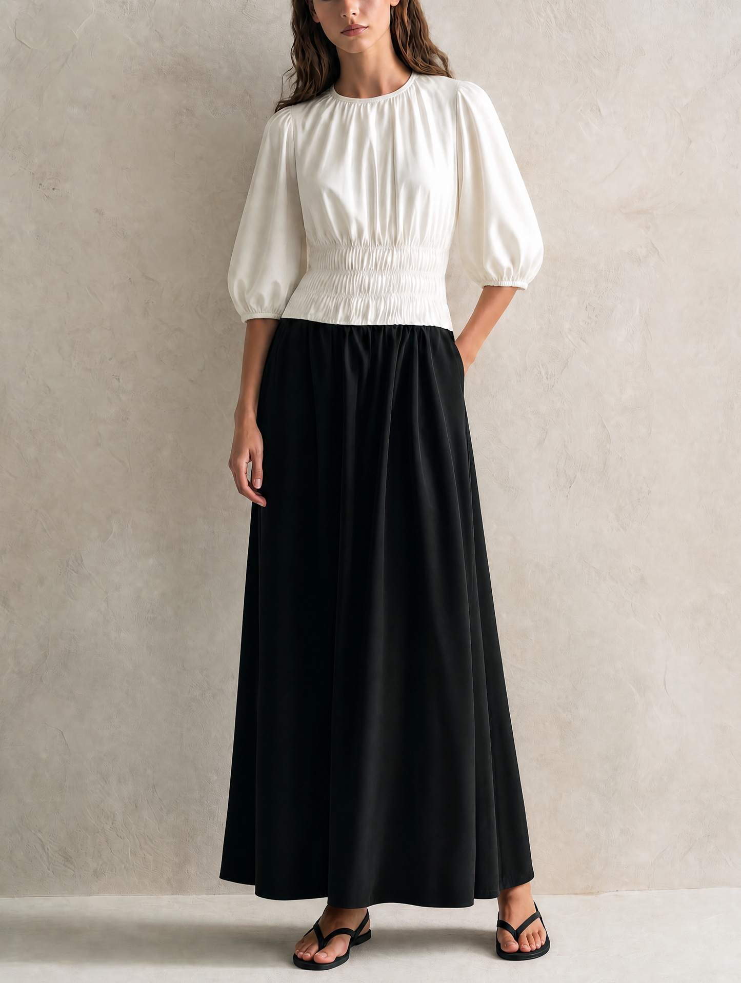 Women's Casual Black And White Woven Maxi Dress With A Round Neck And Mid-length Sleeves