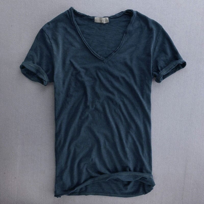 Camiseta esencial con cuello en V