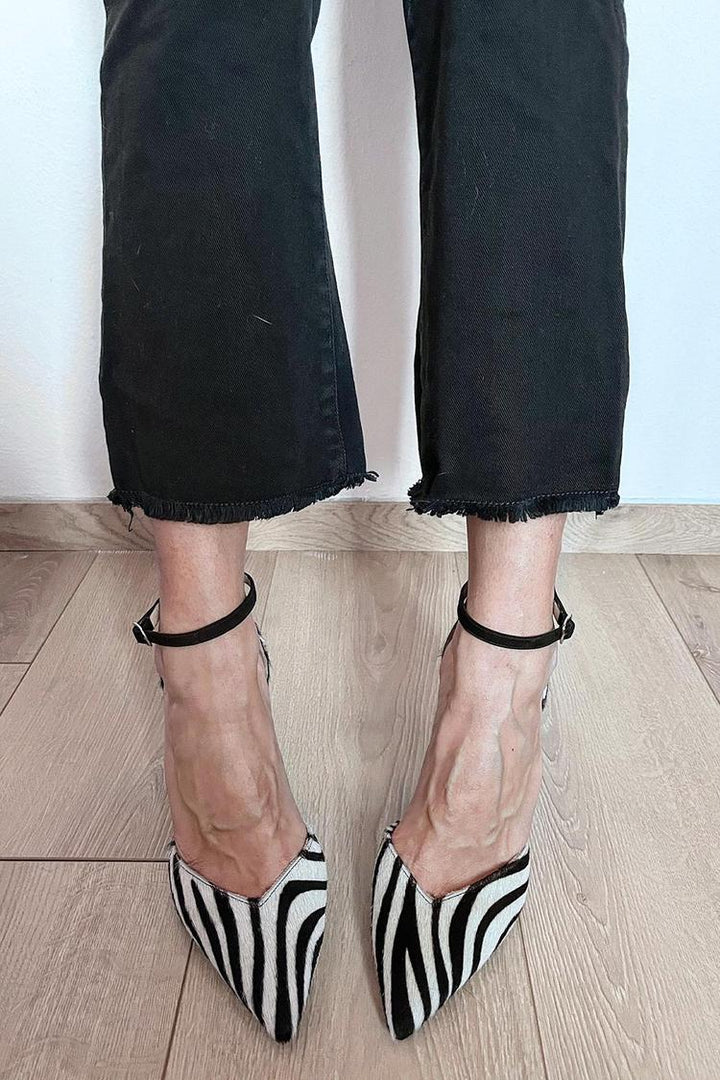 TACONES ESTAMPADO CEBRA CON PULSERA AL TOBILLO