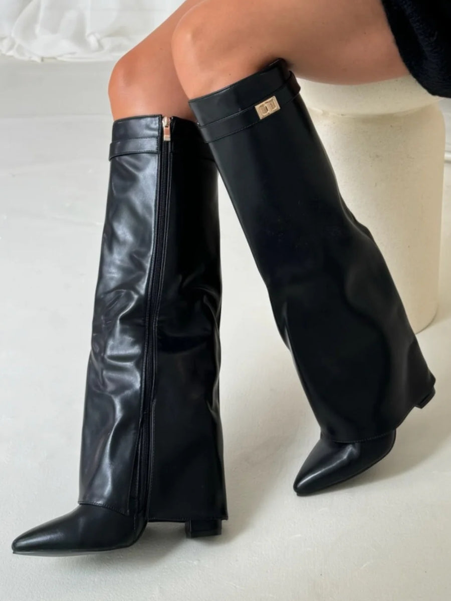 Botas bucaneras de cuero para mujer con hebilla