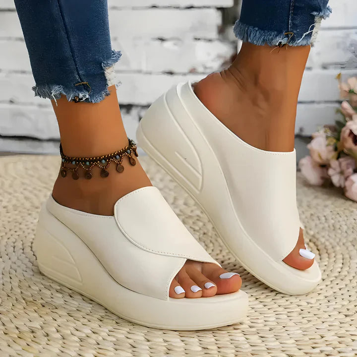 Sandalias ortopédicas sin cordones con cuña