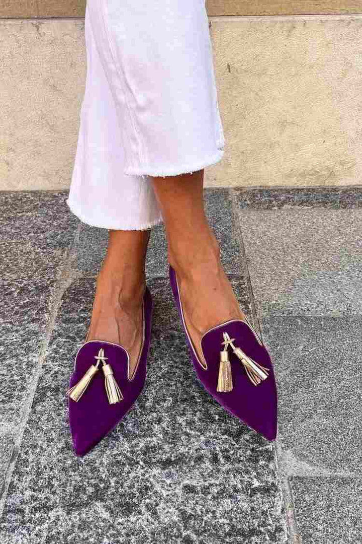 MOCASÍN CON ELEGANTES BORLAS