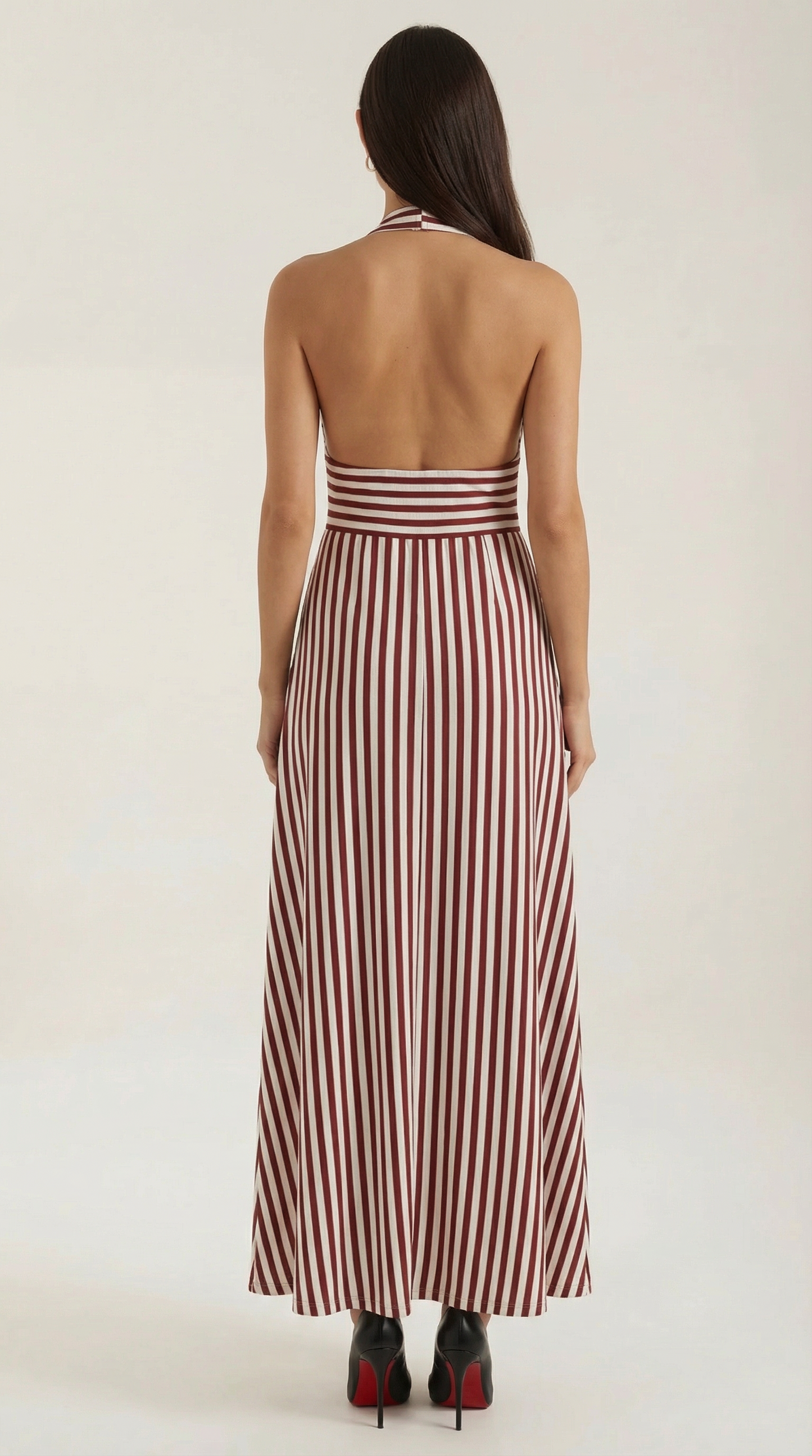 Vestido largo a rayas con cuello en V