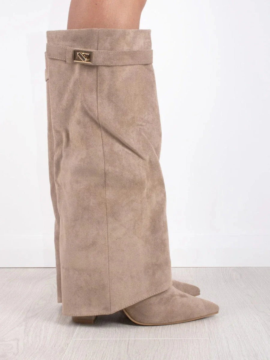 Botas bucaneras de cuero para mujer con hebilla