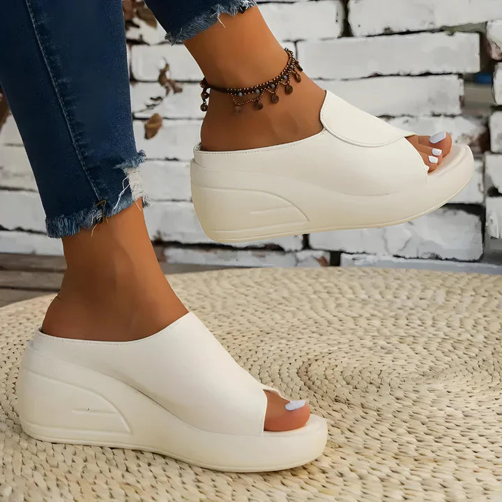 Sandalias ortopédicas sin cordones con cuña