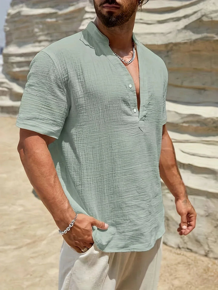 Cómoda camisa de verano con cuello levantado