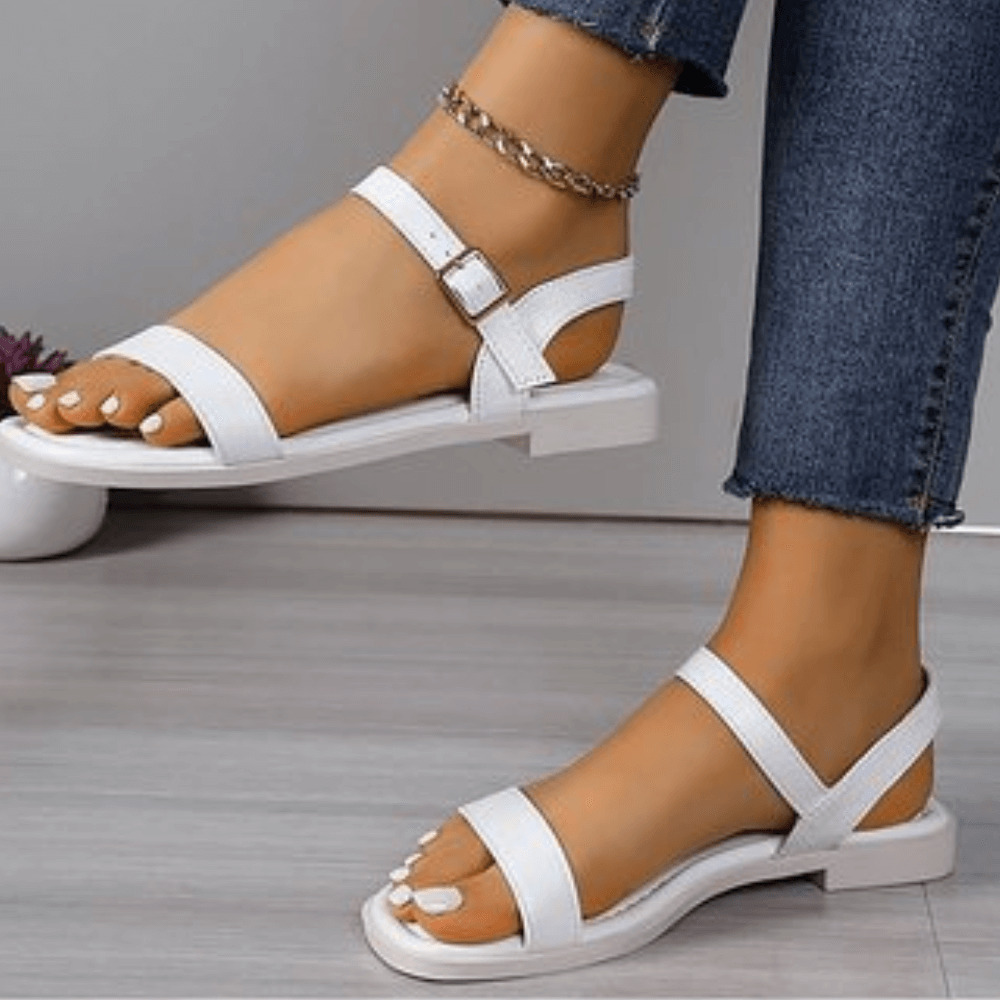Sandalias Segovia Chic con Tira de Hebilla
