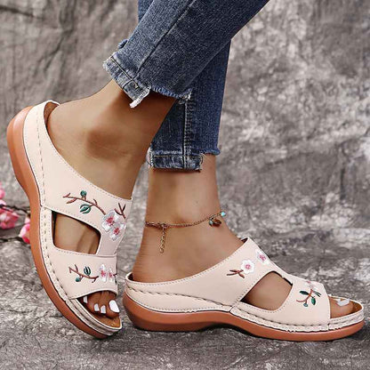 Alpargatas de cuña boho bordadas