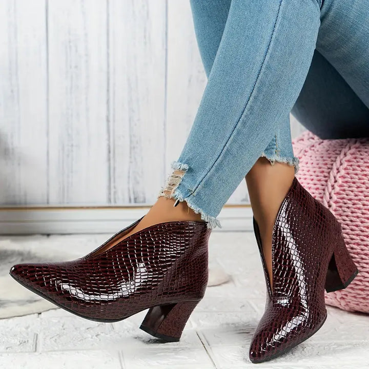 Botines elegantes de mujer con textura de reptil