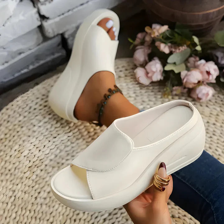 Sandalias ortopédicas sin cordones con cuña