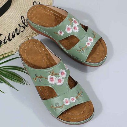 Alpargatas de cuña boho bordadas
