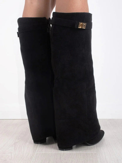 Botas bucaneras de cuero para mujer con hebilla