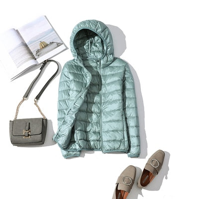 Chaqueta de invierno corta con cremallera frontal para mujer
