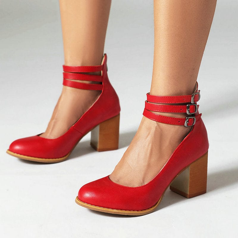 Zapatos de tacón con triple hebilla