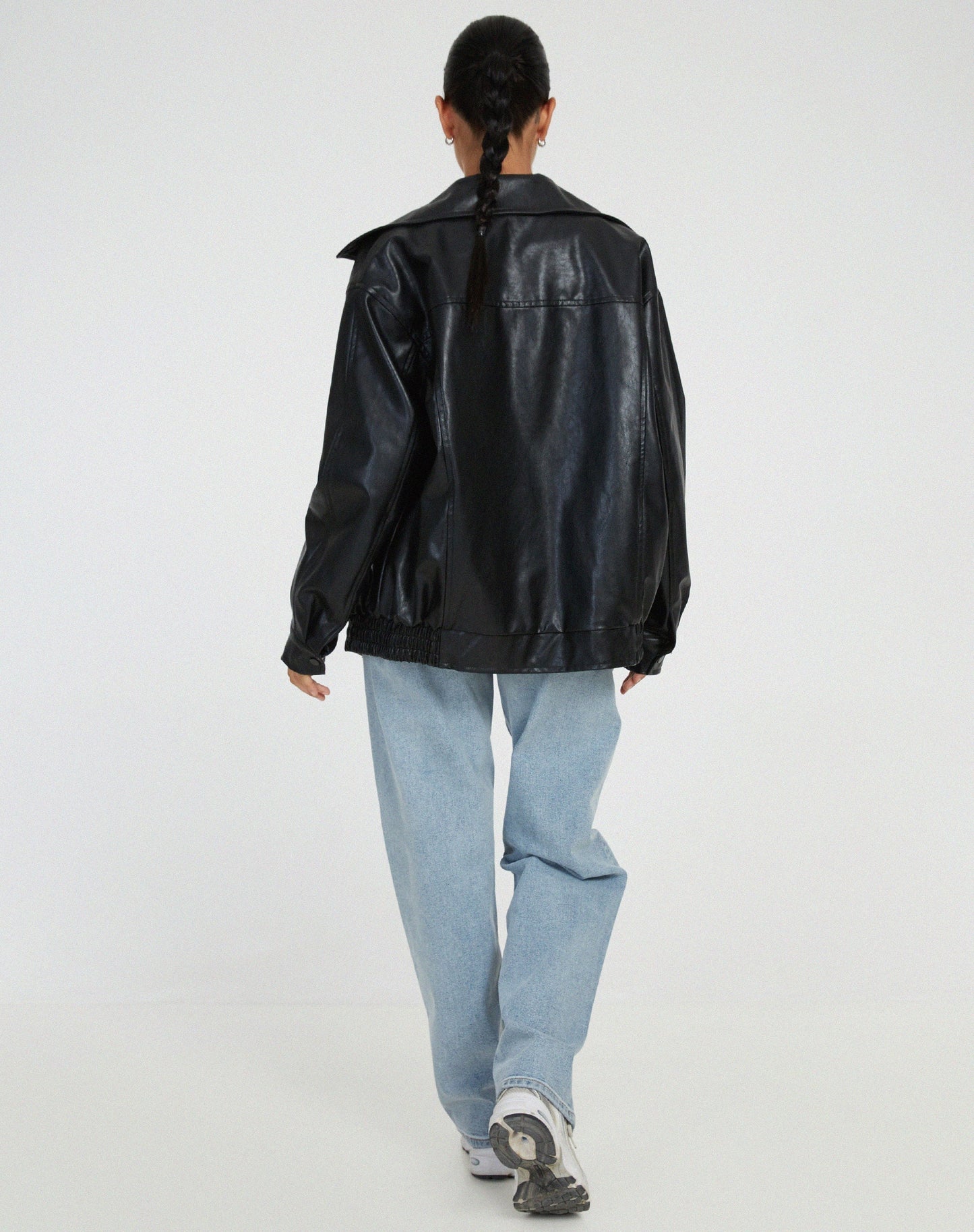 Chaqueta bómber de cuero oversize para mujer