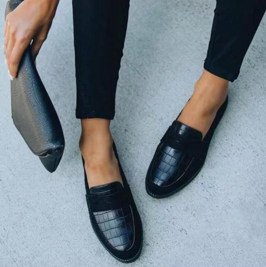 Mocasines de mujer con textura de cocodrilo a la moda