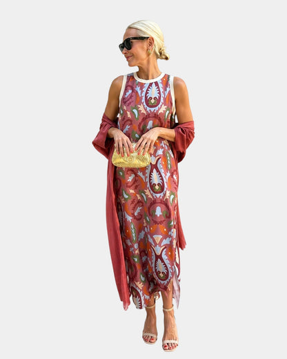 Lynette | Outfit with Dress and Light Vest