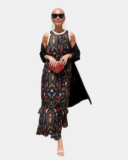 Lynette | Outfit with Dress and Light Vest