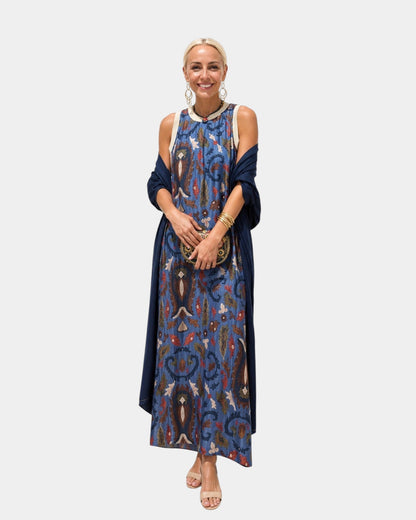 Lynette | Outfit with Dress and Light Vest