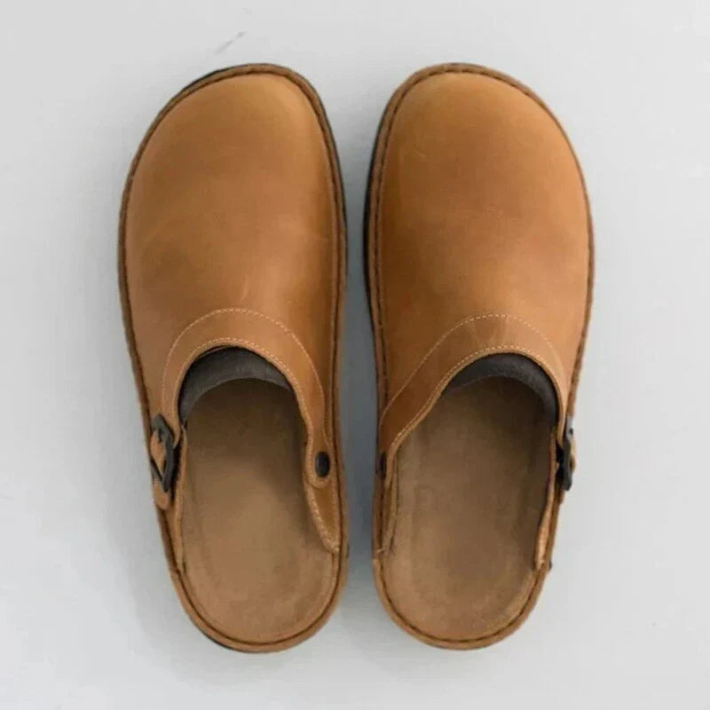 Elegantes zuecos de cuero para hombre