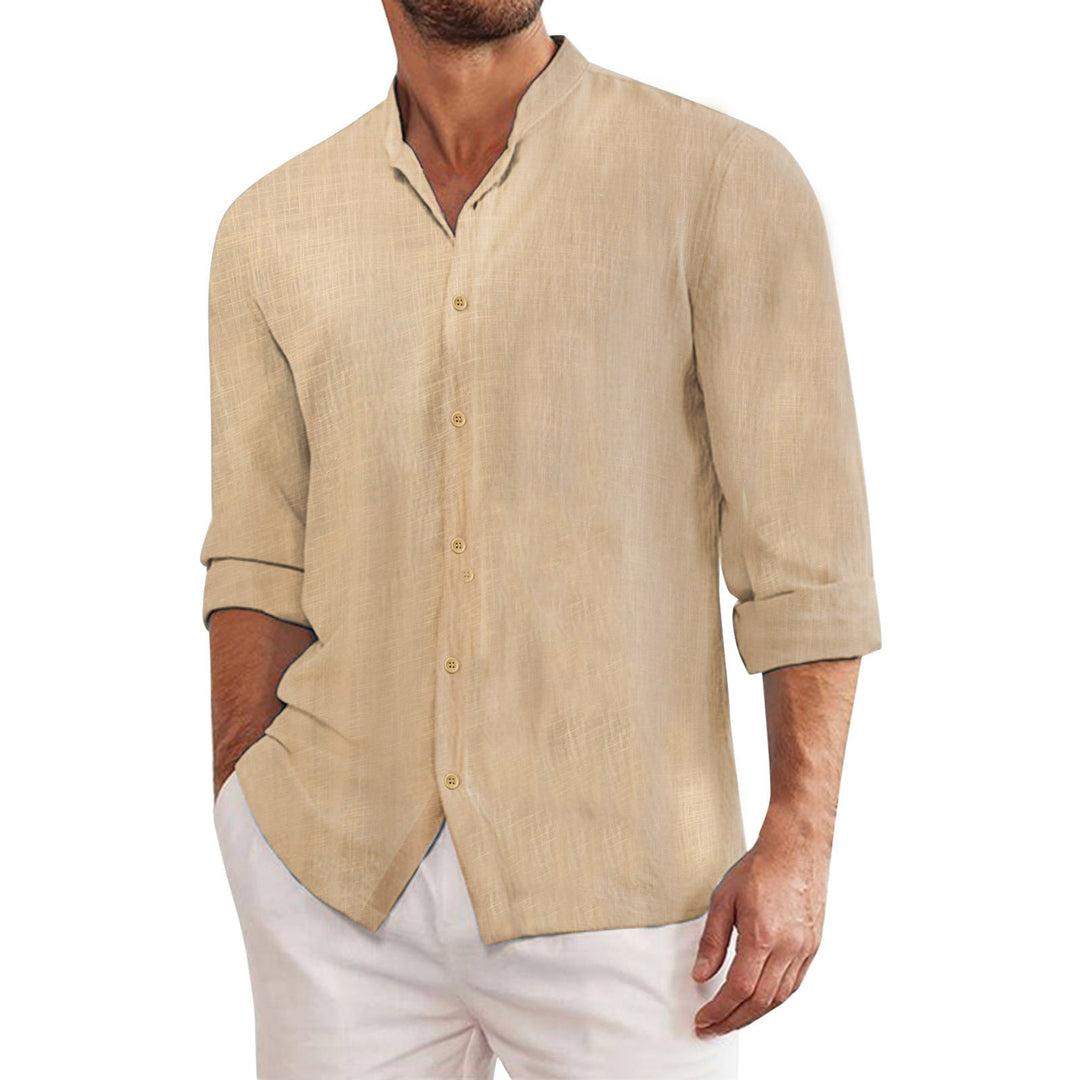 Elegante camisa con cuello alto