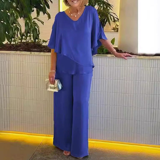 Comfortable set with wide legs