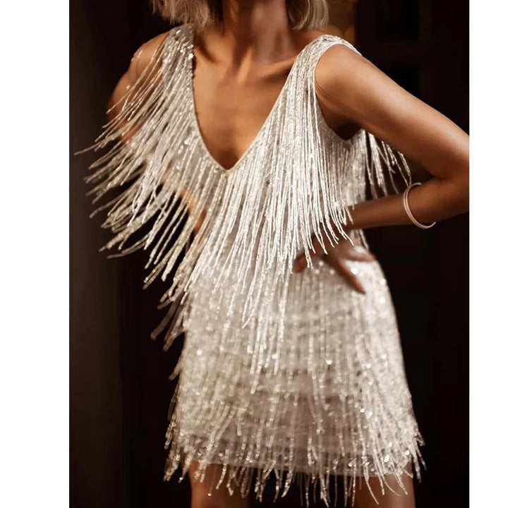 Vestido de cóctel de mujer con flecos de plumas