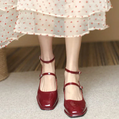 Zapatos de tacón con pulsera al tobillo