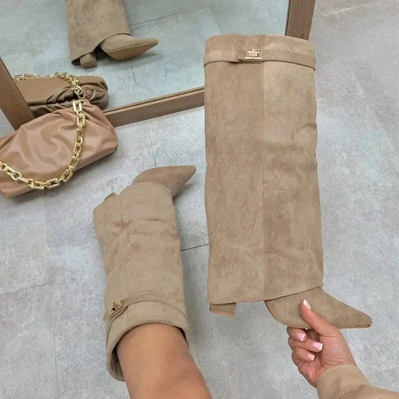 Botas bucaneras de piel para mujer con hebilla