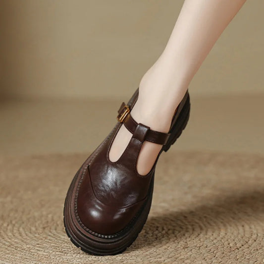 Zapatos con tira en T