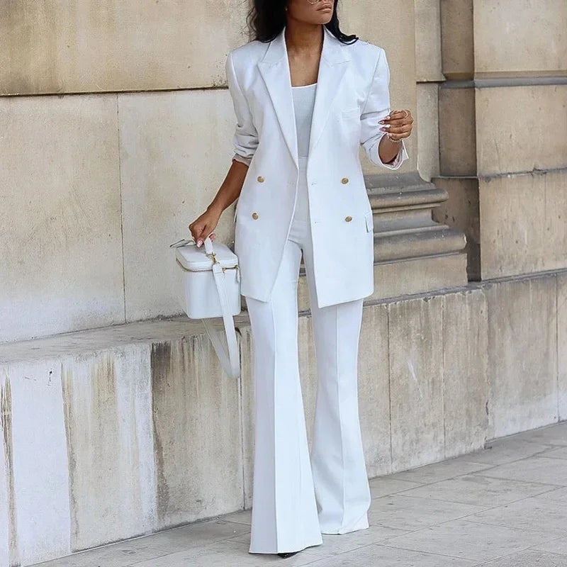 Elegante conjunto de traje formal con blazer largo entallado para mujer