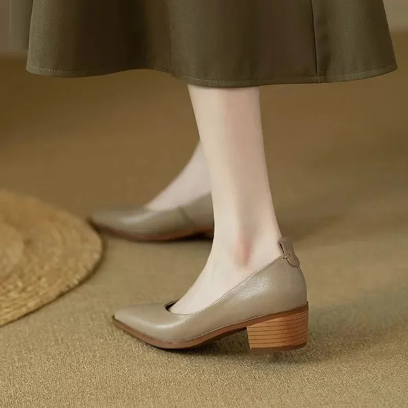 Zapatos de tacón clásicos y cómodos