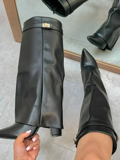 Botas bucaneras de cuero para mujer con hebilla