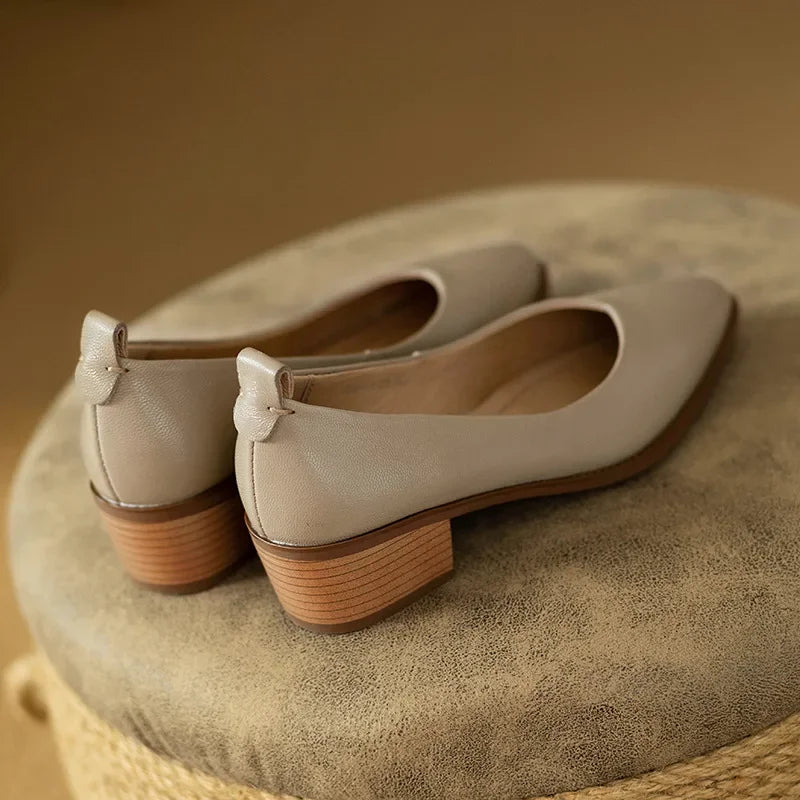 Zapatos de tacón clásicos y cómodos