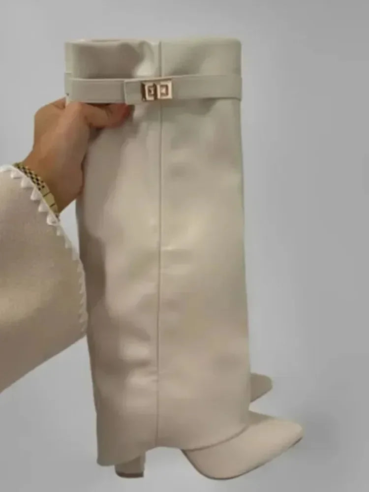 Botas bucaneras de cuero para mujer con hebilla