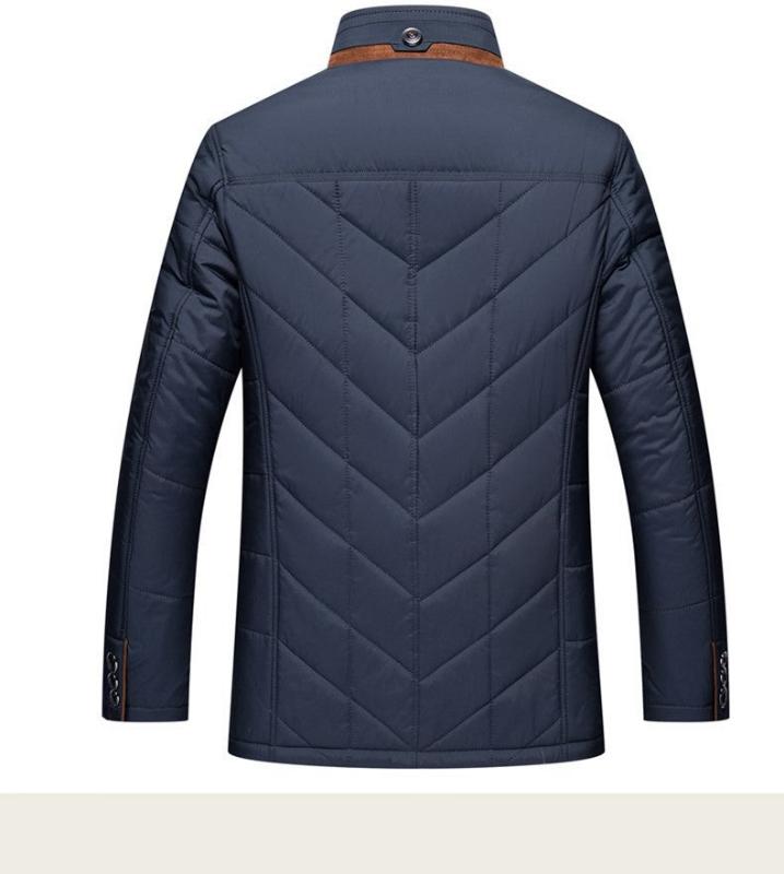 Chaqueta con cuello clásico