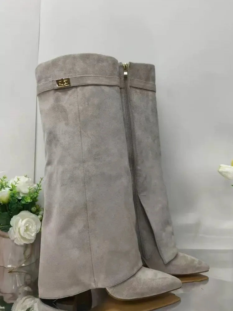 Botas bucaneras de cuero para mujer con hebilla
