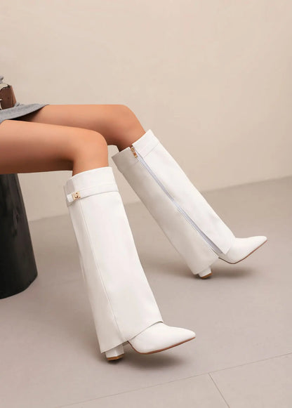 Botas bucaneras de piel para mujer con hebilla