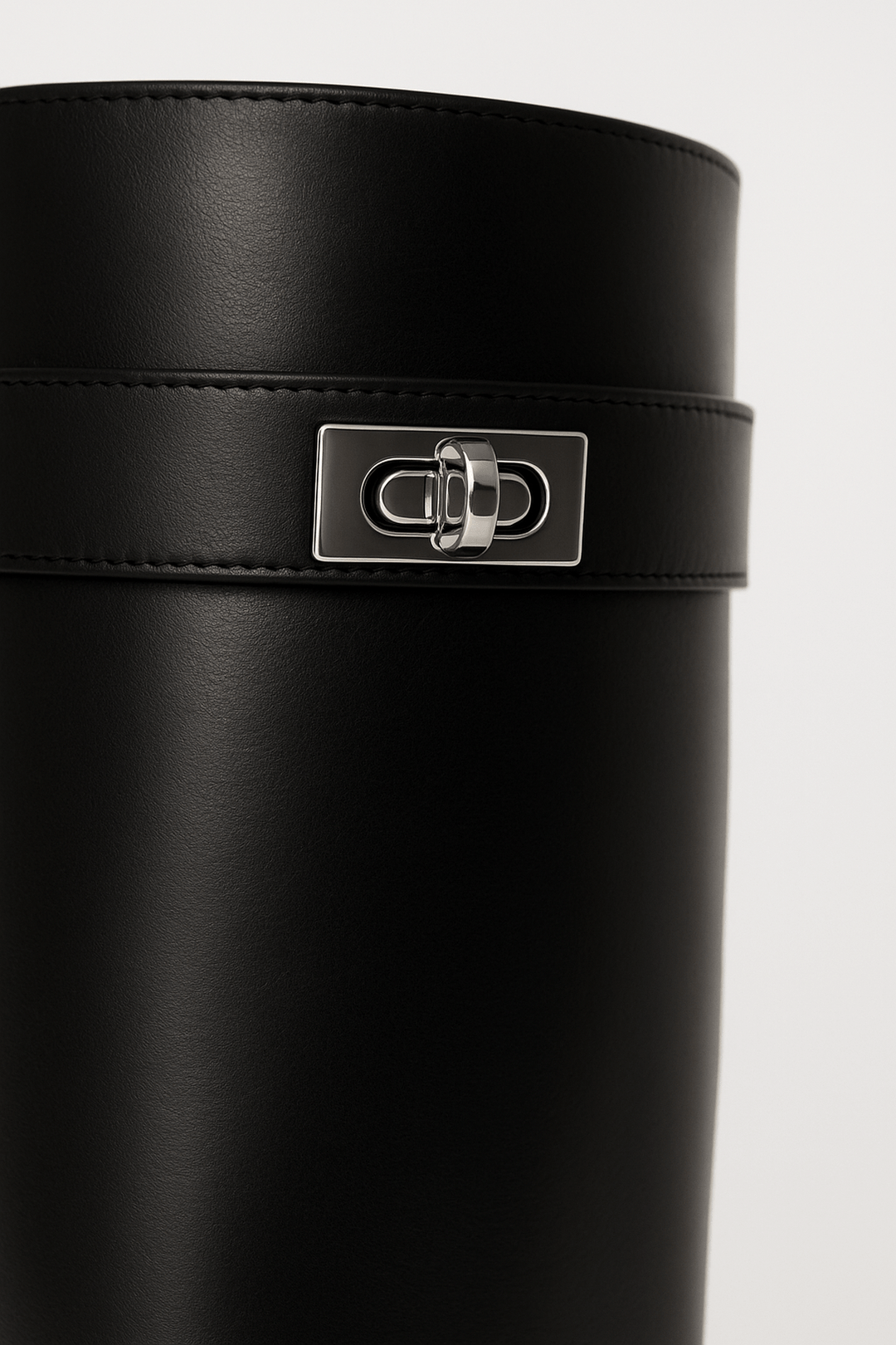 Women’s Classic High Buckled Shaft Boots