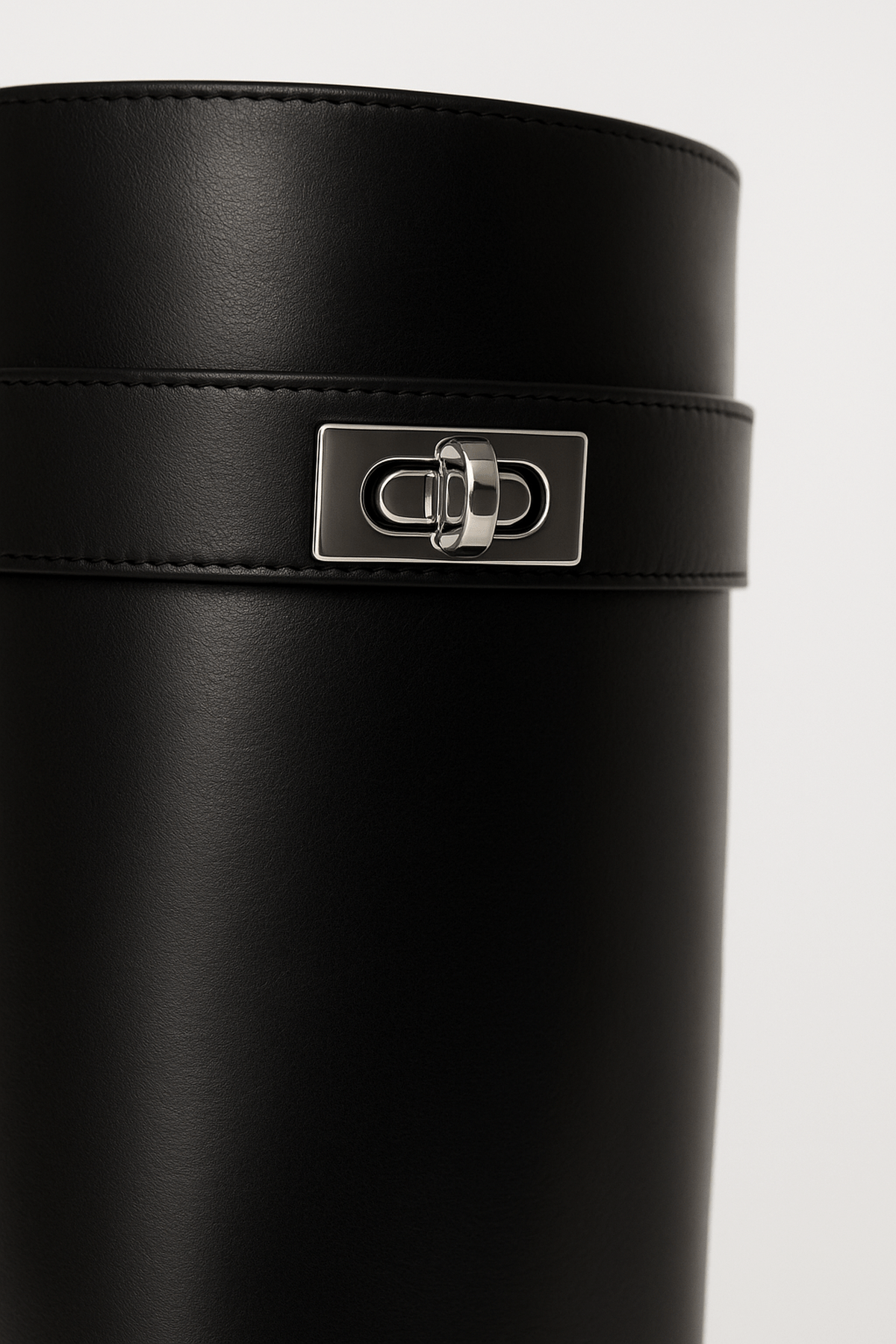 Women’s Classic High Buckled Shaft Boots