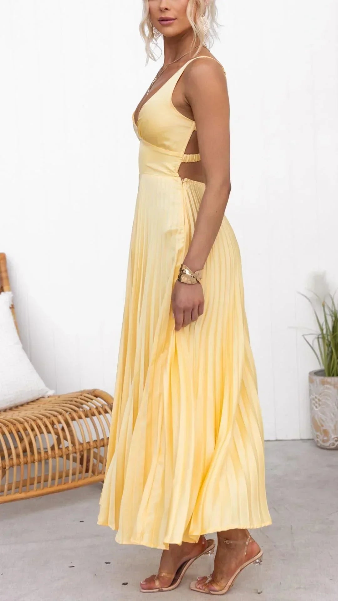 Women’s Pleated V-Neck Maxi Dress