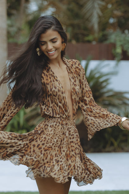 Minivestido de verano con mangas abullonadas