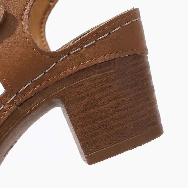 Solara™ – Sandalias Romanas de Tacón Cuadrado con Aberturas