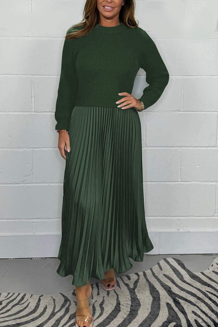 Maxi dress with sweater and pleated skirt